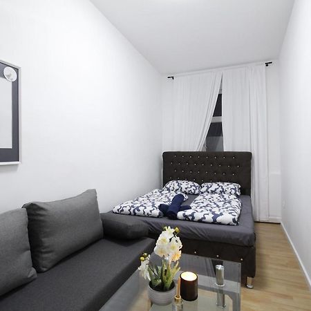 Comfort Triple Room Th Wien Exteriör bild