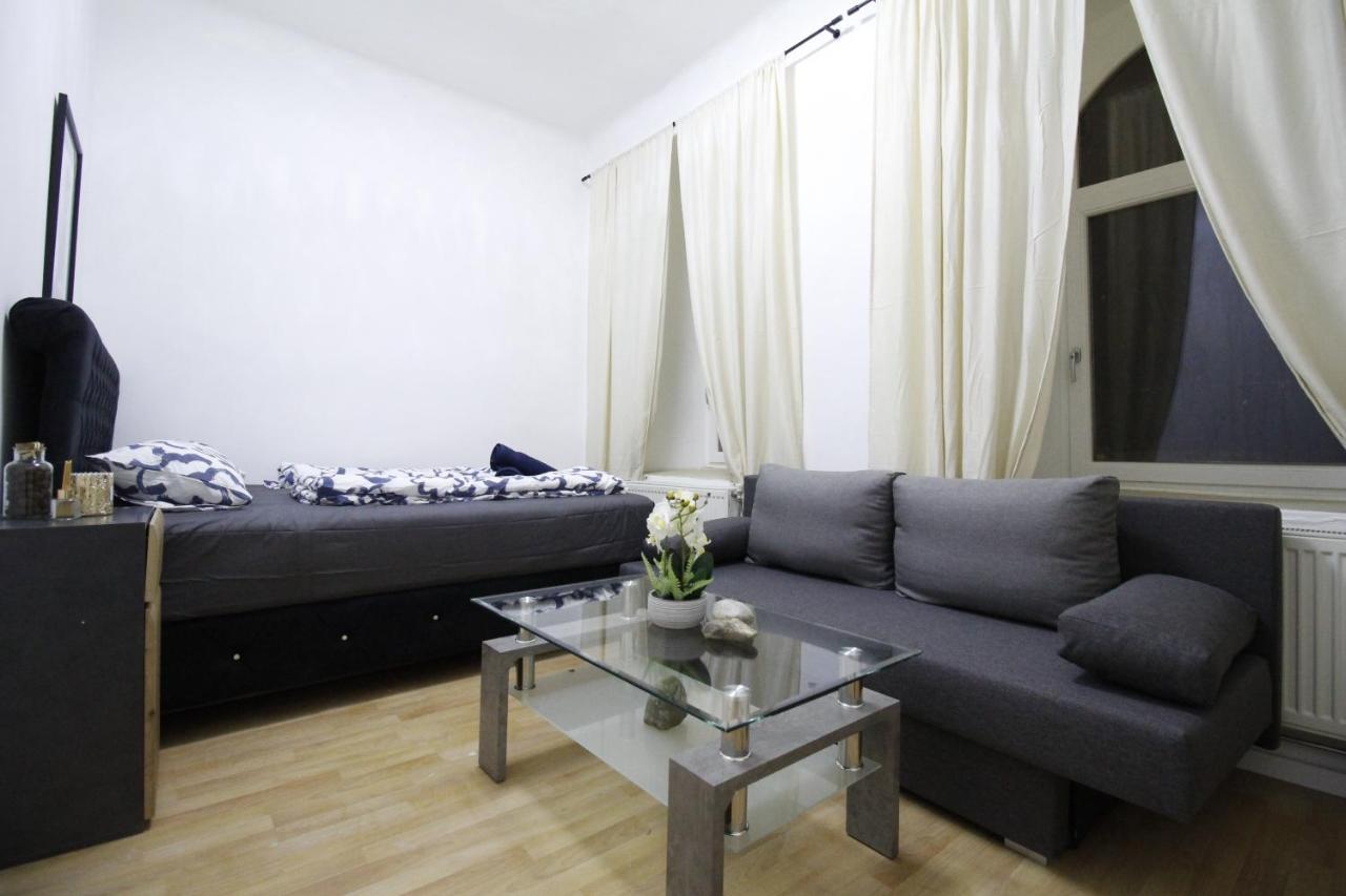 Comfort Triple Room Th Wien Exteriör bild
