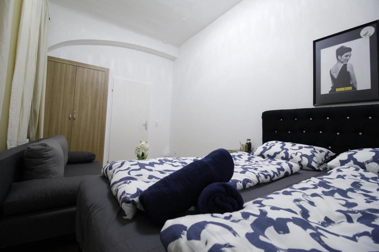 Comfort Triple Room Th Wien Exteriör bild