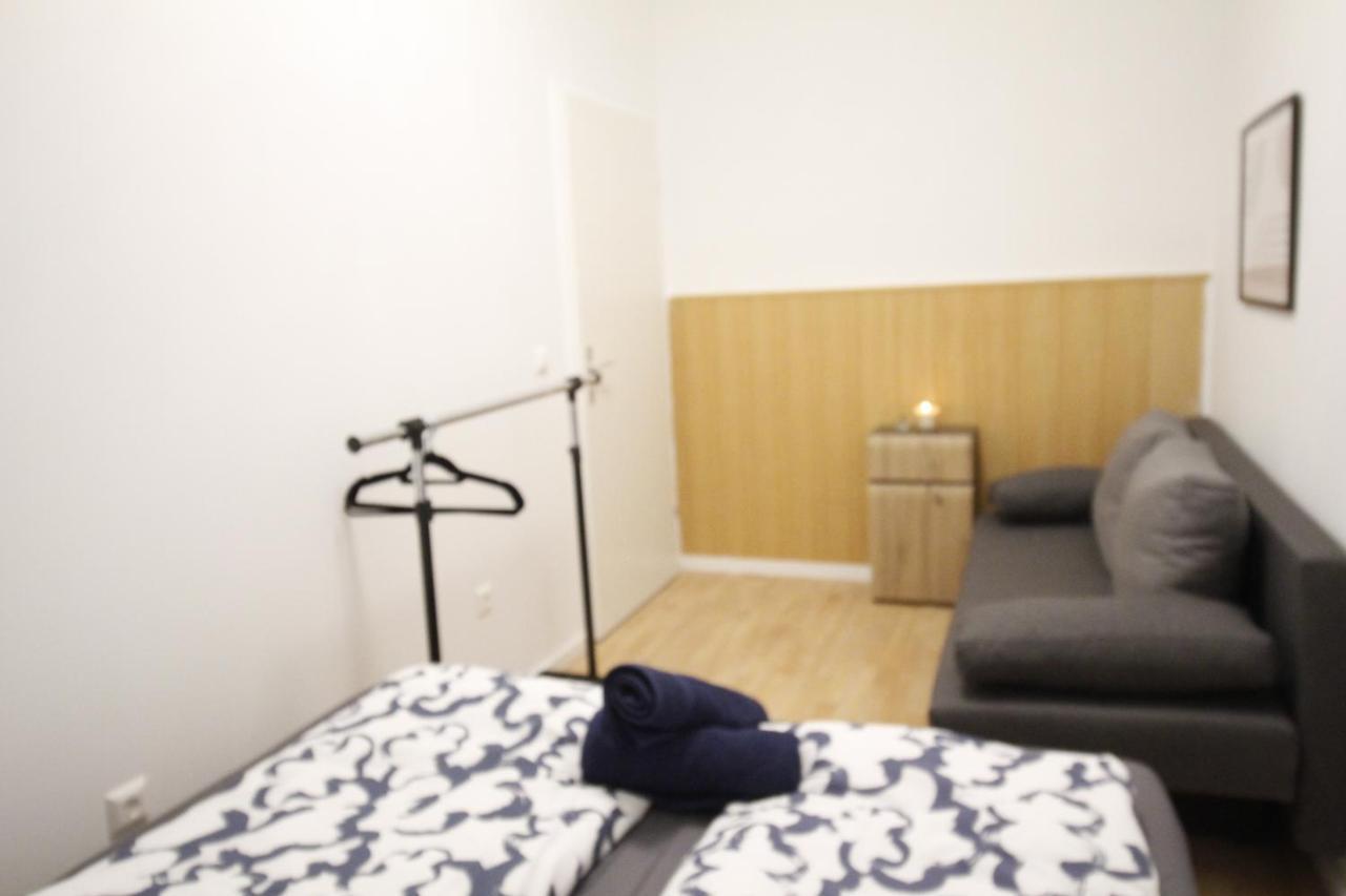 Comfort Triple Room Th Wien Exteriör bild