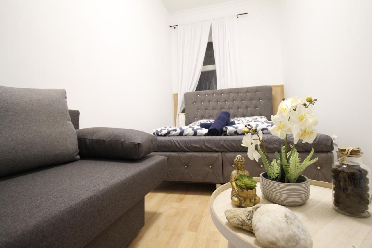 Comfort Triple Room Th Wien Exteriör bild