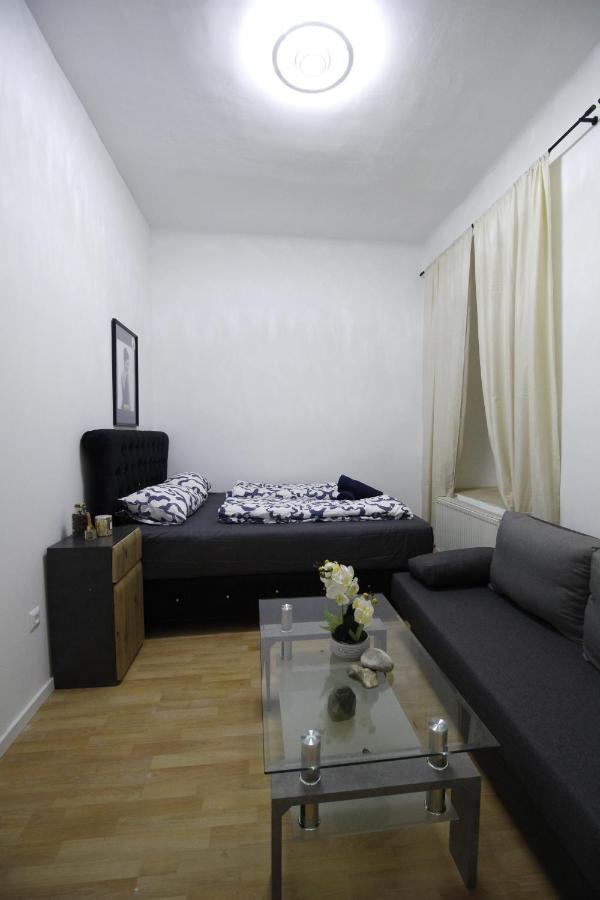 Comfort Triple Room Th Wien Exteriör bild