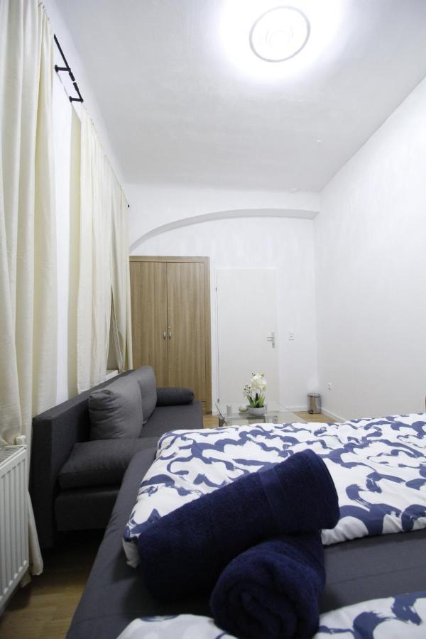 Comfort Triple Room Th Wien Exteriör bild